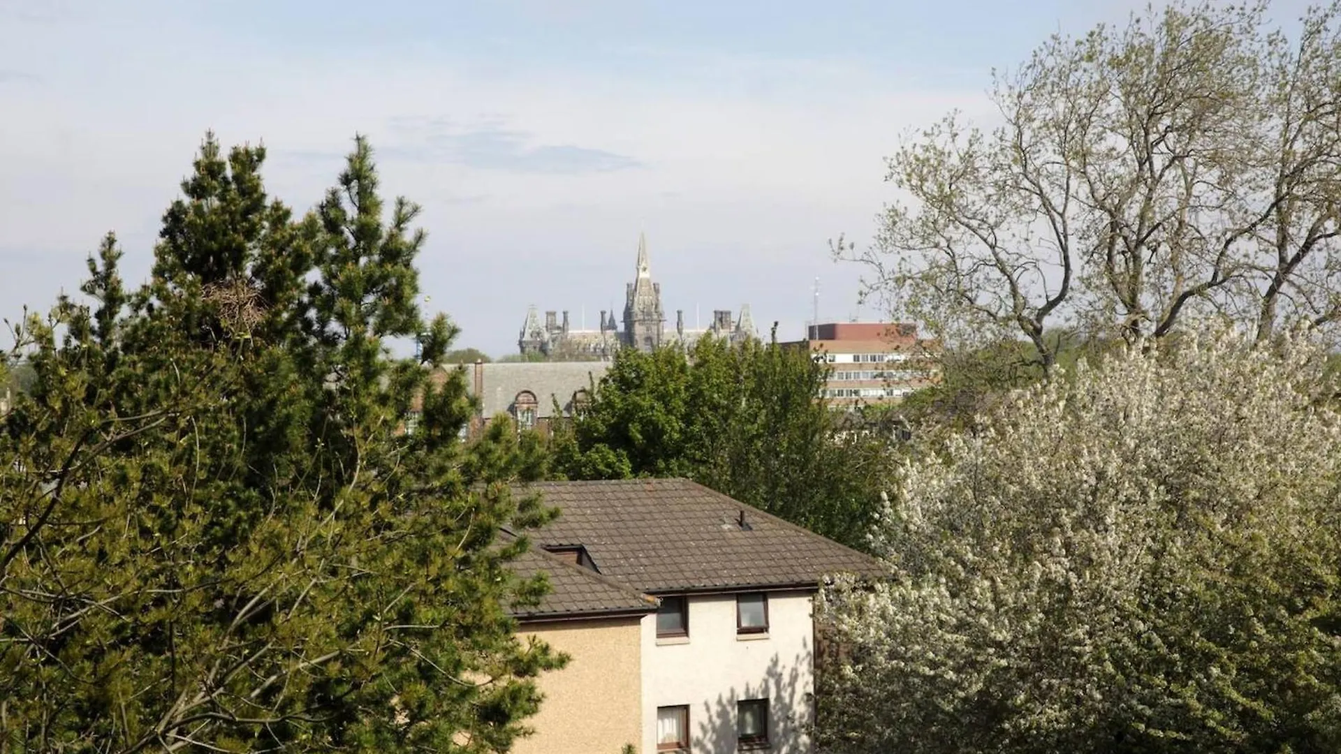 Edinburgh Family-Friendly Flat Walkable From Princess Street