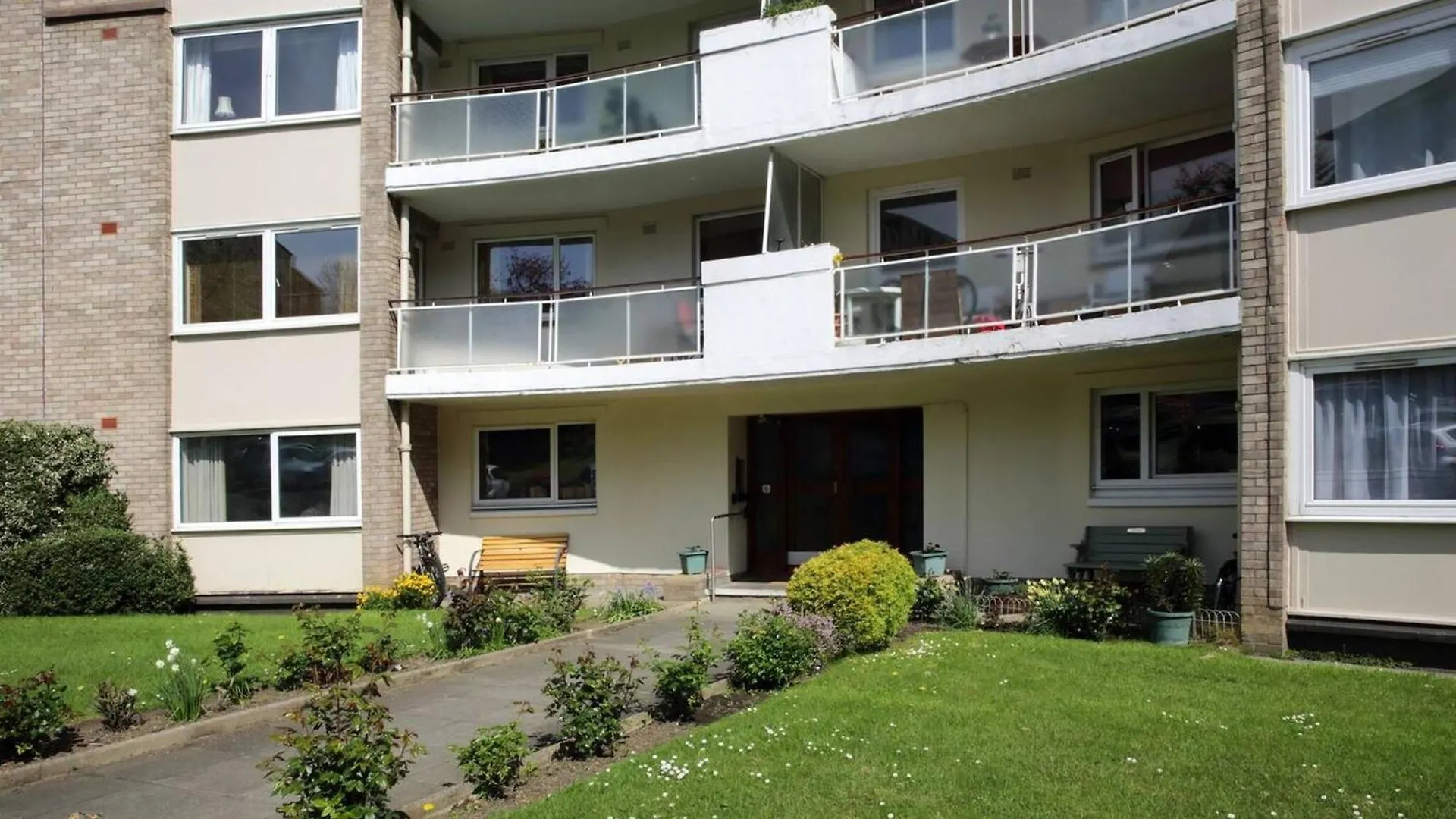 Edinburgh Family-Friendly Flat Walkable From Princess Street