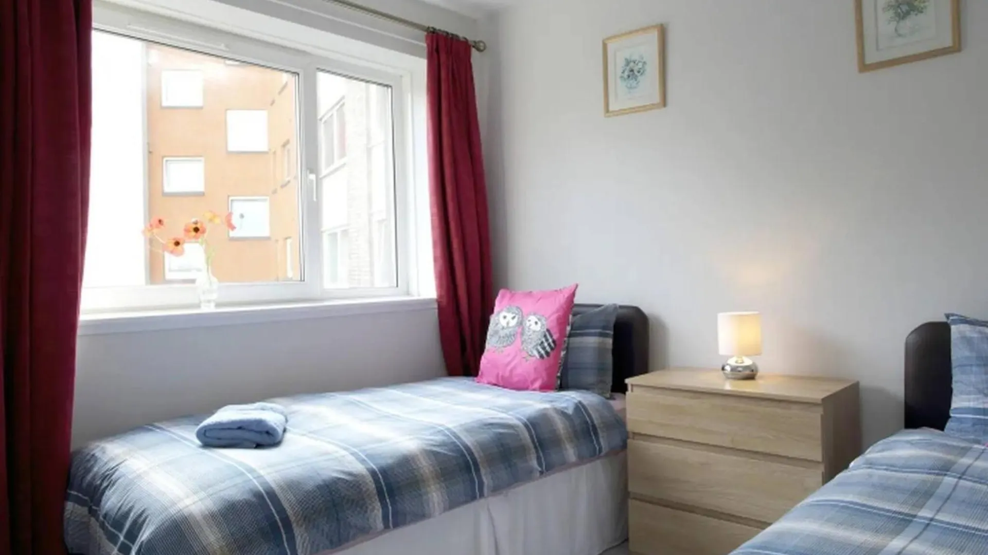Edinburgh Family-Friendly Flat Walkable From Princess Street