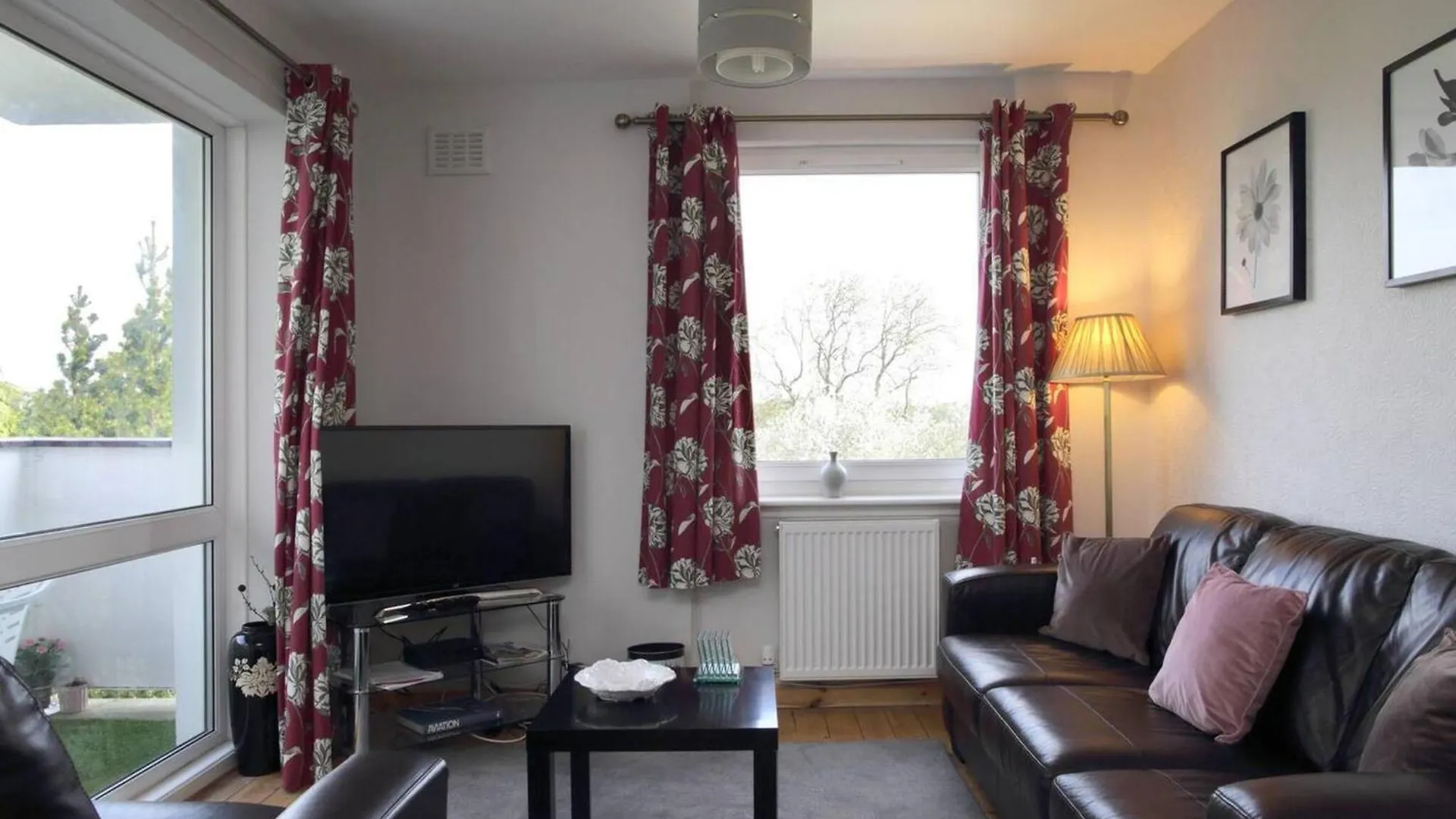 Edinburgh Family-Friendly Flat Walkable From Princess Street
